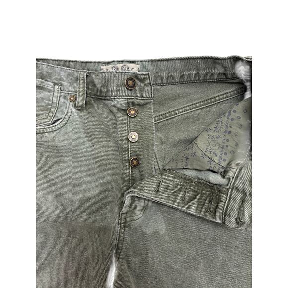 Free People We The Free Olive Green High Waisted Distressed Shorts - Size 28 - Picture 4 of 7